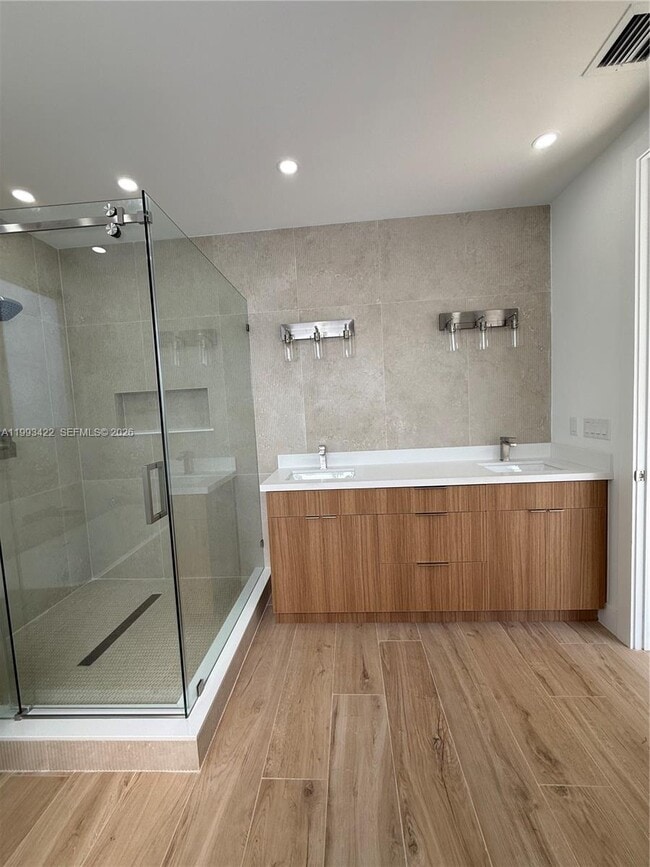 Building Photo - 1981 SW 33rd Ave