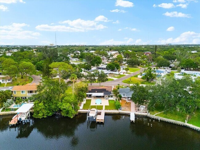 Building Photo - 8848 Sunlit Cove Dr NE