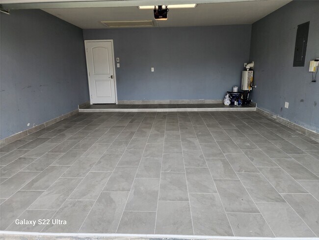 Building Photo - 21007 Whitehaven Bluff Trail