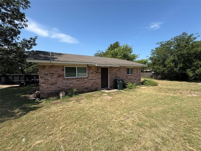 Building Photo - 15304 Tacon Ln