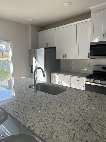 Building Photo - 1145 Harland St