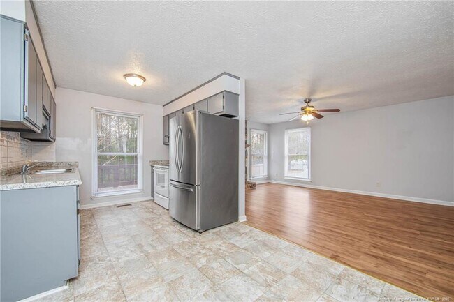 Building Photo - 6577 Green Meadow Ct