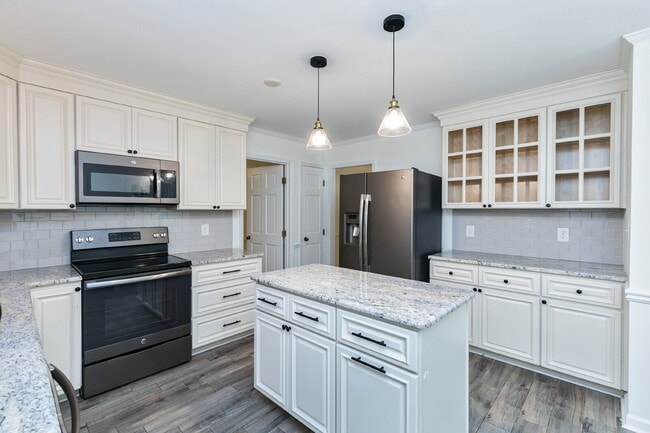 Building Photo - 6208 Bent Fork Cir