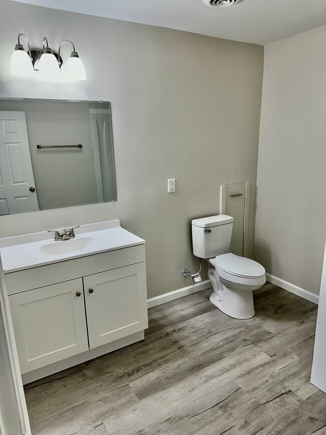 Building Photo - Charming Completely Remodeled Home!