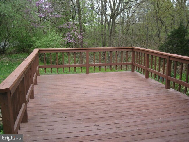 Building Photo - 317 Ash Hollow Dr