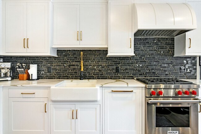 Building Photo - Summer in Downtown, historic Breckenridge! Luxury Home, Walk to Everything!