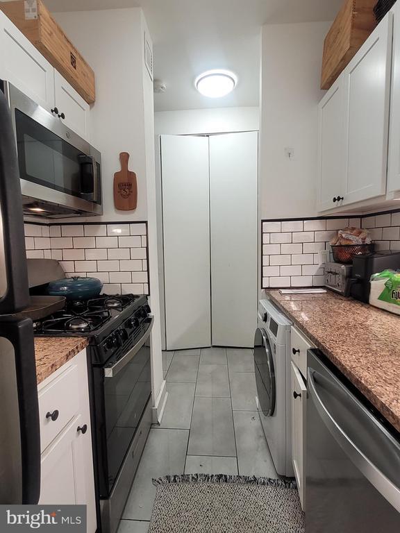 Building Photo - 219 S 18th St