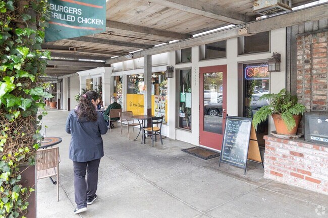 Building Photo - Alameda Apartments
