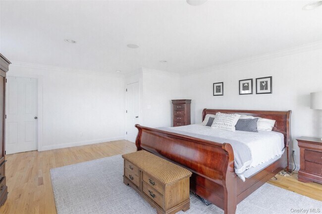 Building Photo - 435 Luptons Point Rd