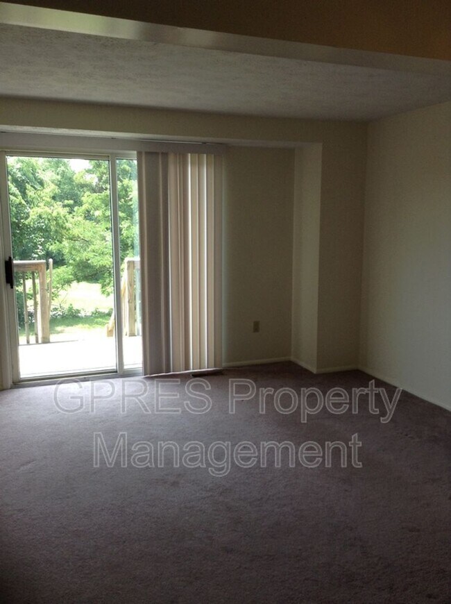 Building Photo - 317 Garden Hill Dr