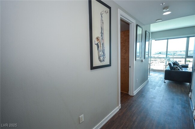 Building Photo - 4525 Dean Martin Dr