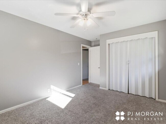 Building Photo - Adorable Westside Home Just Steps from Rockbrook Village!