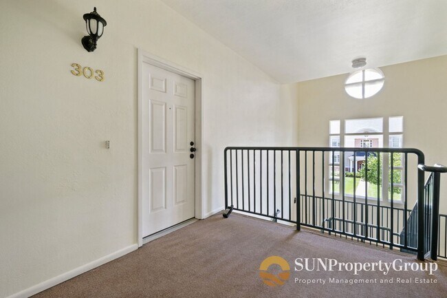 Building Photo - Luxury Condo In Desirable Salt Lake Community