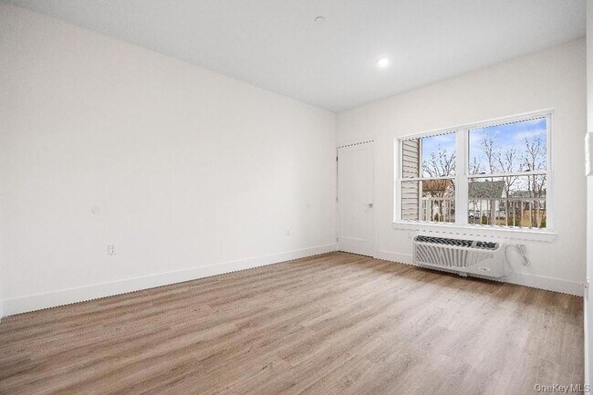 Building Photo - 306 Bluestone Ct
