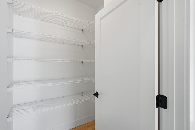 Building Photo - 7 Elise Ave