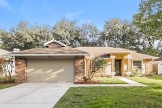 Building Photo - 925 Clearcreek Dr
