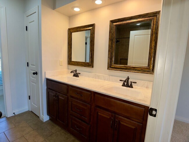 Building Photo - 6023 Beaver Run Ln