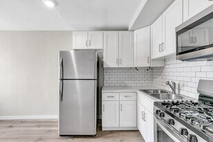 Building Photo - 1805 W 80th St