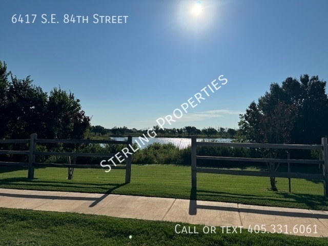 Building Photo - 6417 SE 84th St