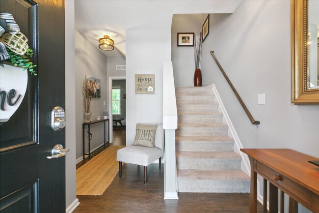 Building Photo - 105 Prosperity Ct