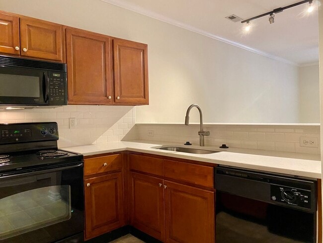 Building Photo - 2621 Oldgate Dr