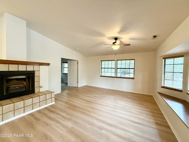 Building Photo - 1595 Sierry Peaks Dr