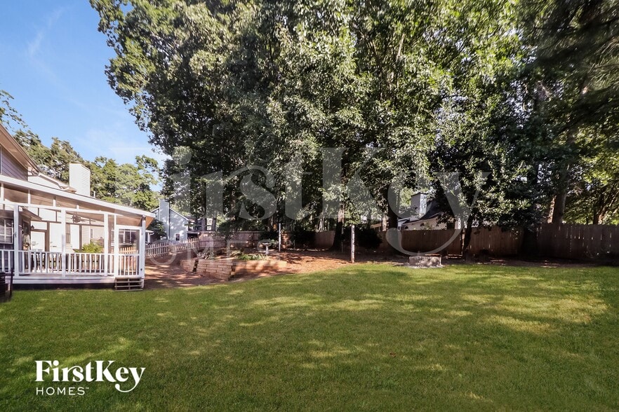 Building Photo - 205 Timber Oak Cove
