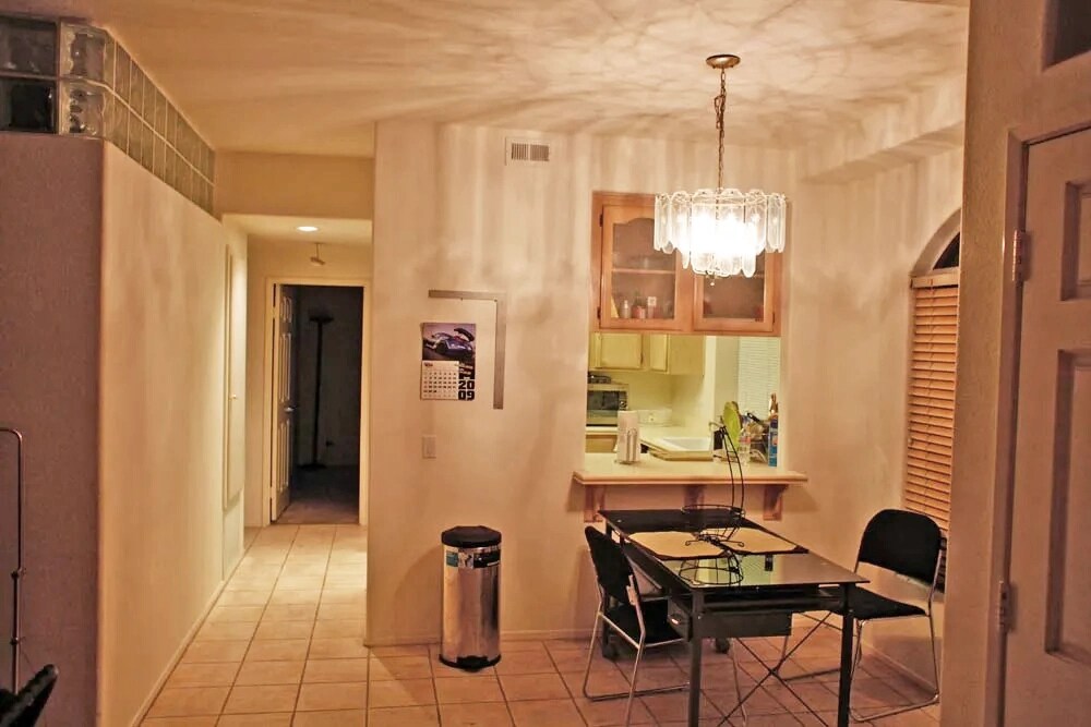 Building Photo - 3587 Cameo Dr