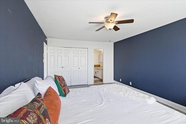 Building Photo - 301 N Beauregard St