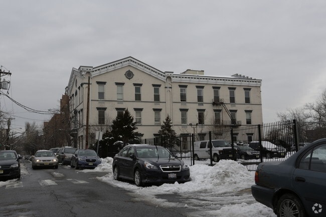 Primary Photo - 117-119 Sanford Pl