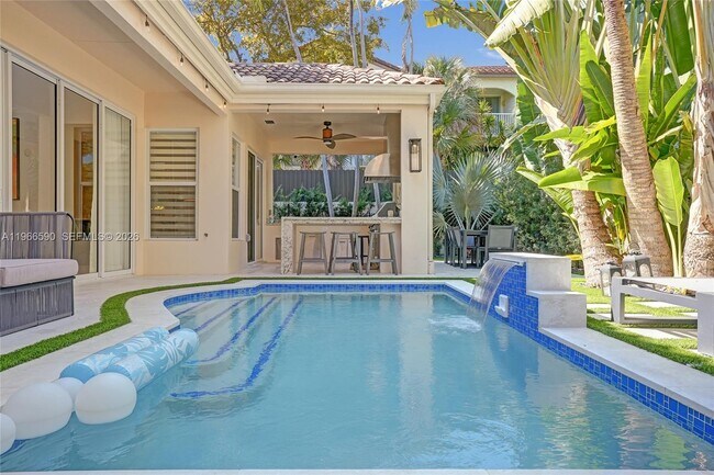 Building Photo - 20824 NE 37th Ave