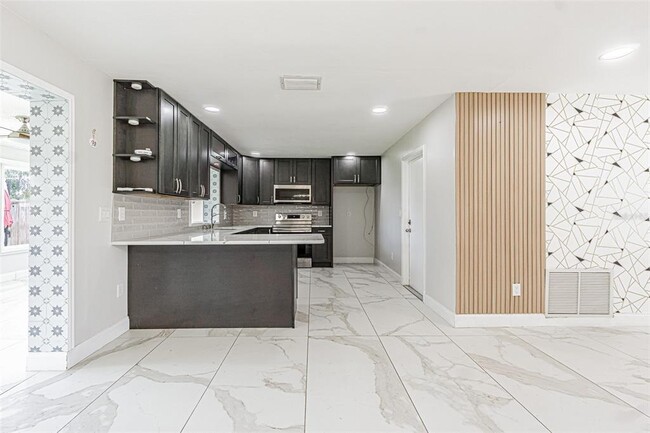 Building Photo - 8024 Las Cruces Ct