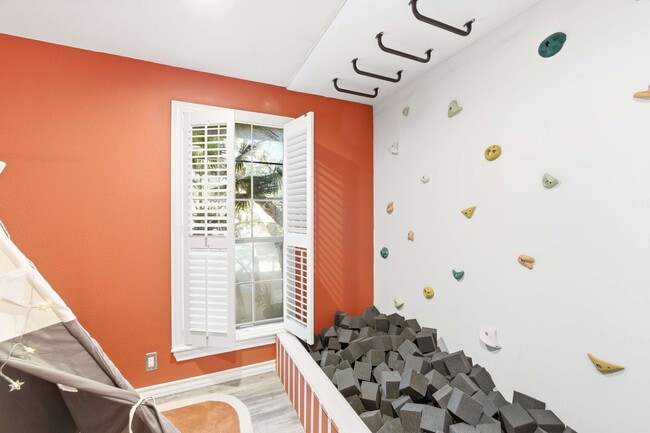 Building Photo - 12511 Chapel Bell St