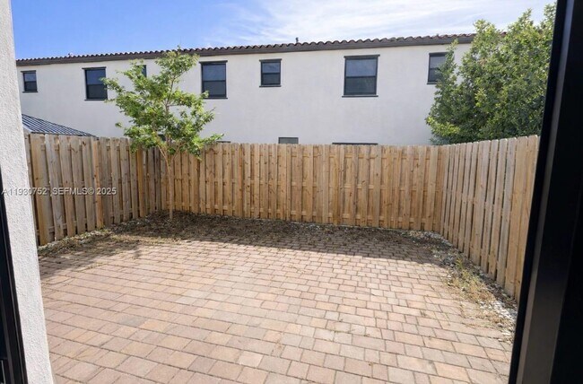 Building Photo - 11956 SW 244 Ln