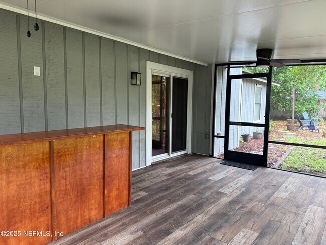 Building Photo - 8562 Echoridge Ct