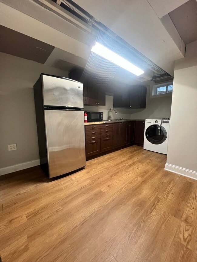 Building Photo - 3909 W Howard St