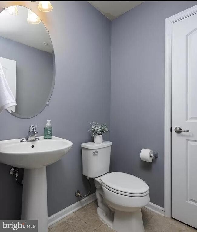 Building Photo - 15393 Rosemont Manor Dr