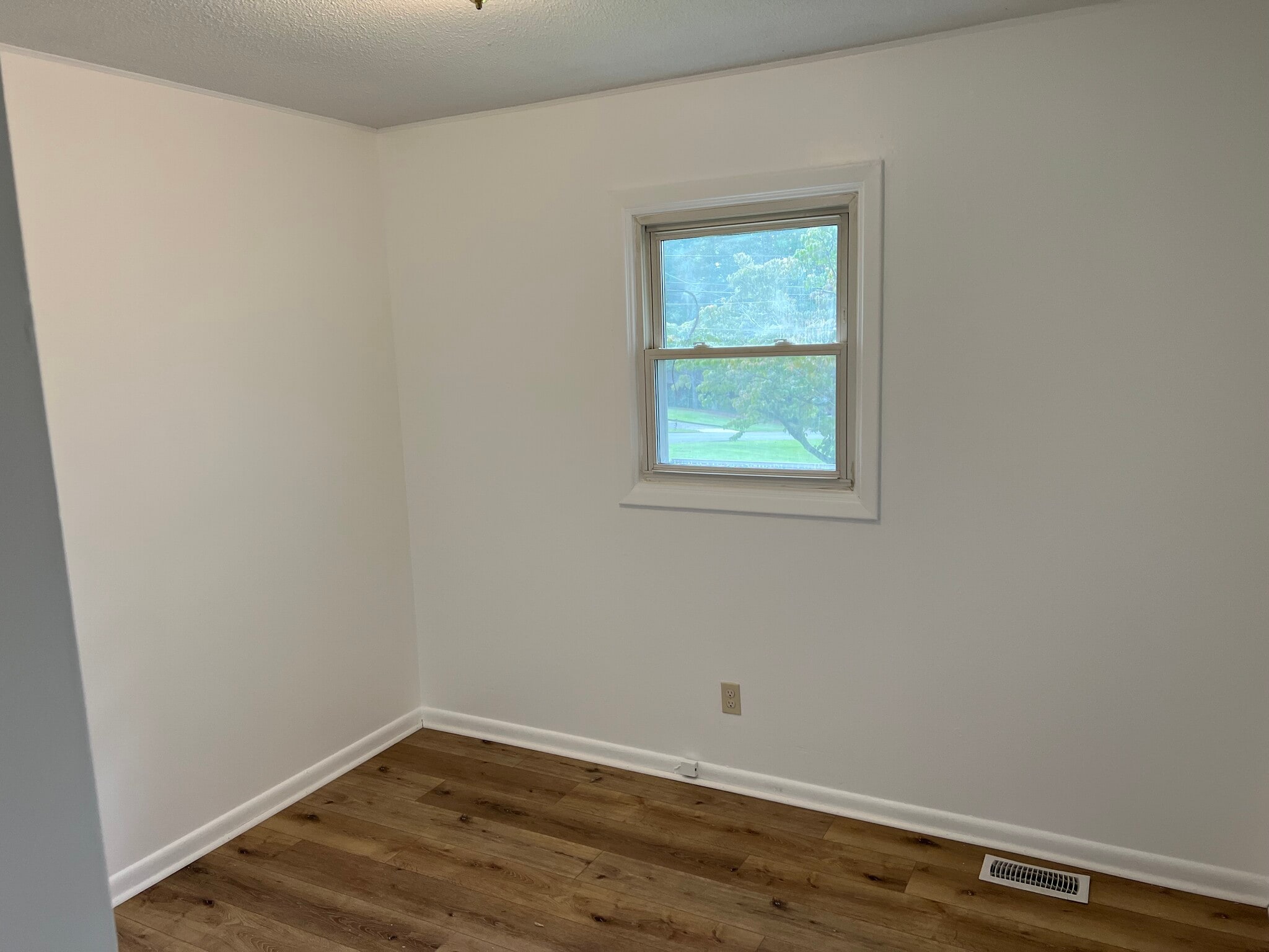 Building Photo - 112 Evergreen Rd