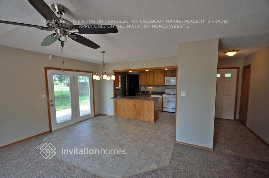 Building Photo - 16610 Robinhood Dr