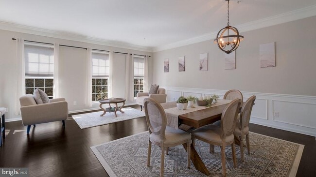 Building Photo - 303 Hilltop Ct