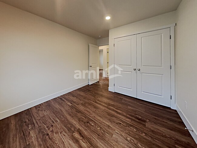 Building Photo - 1612 192nd St Ct E