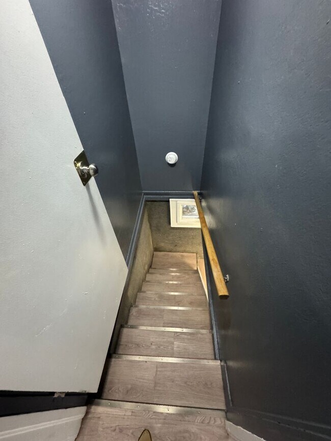 Building Photo - y80215