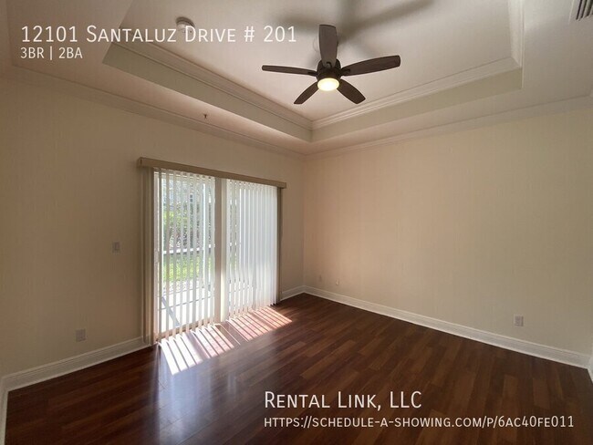 Building Photo - 12101 Santaluz Dr
