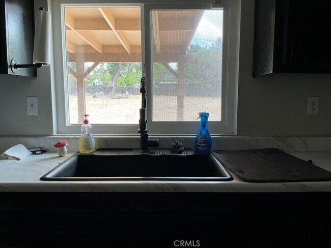 Building Photo - 17965 Live Oak St