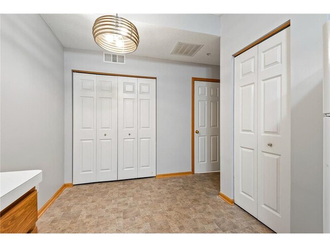 Building Photo - 5020 Holly Ln N