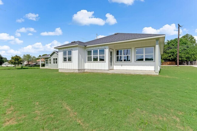 Building Photo - 1255 Pecan Valley Dr