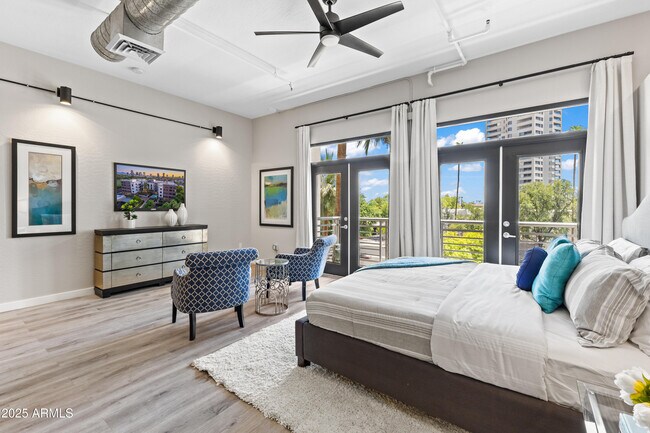 Building Photo - 914 E Osborn Rd