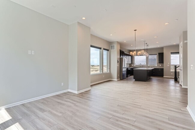 Building Photo - 676 Saddle Dr