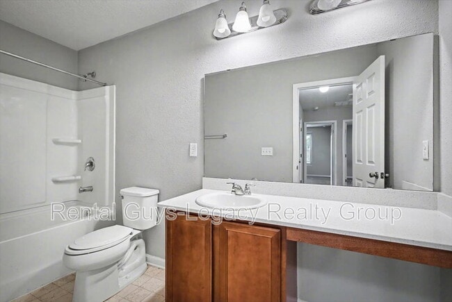 Building Photo - 5054 Oak Bend Ave