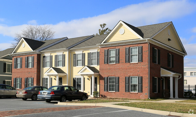 Primary Photo - Calvert Heights Townhouse Apartments